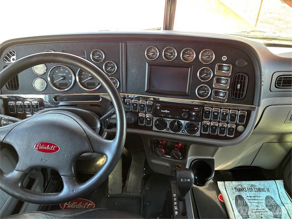 Peterbilt 389 Тягачі