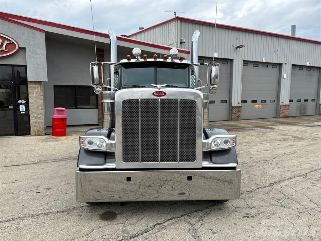 Peterbilt 389 Тягачі