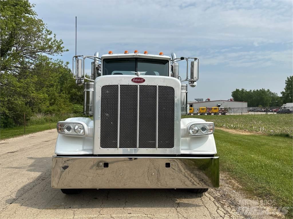 Peterbilt 389 Тягачі