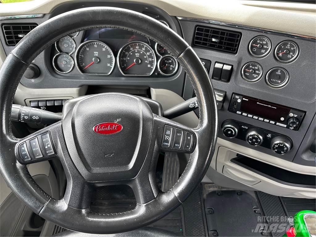 Peterbilt 567 Тягачі