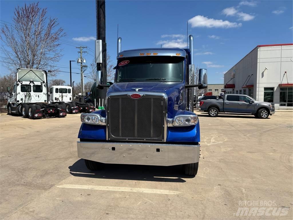 Peterbilt 567 Тягачі