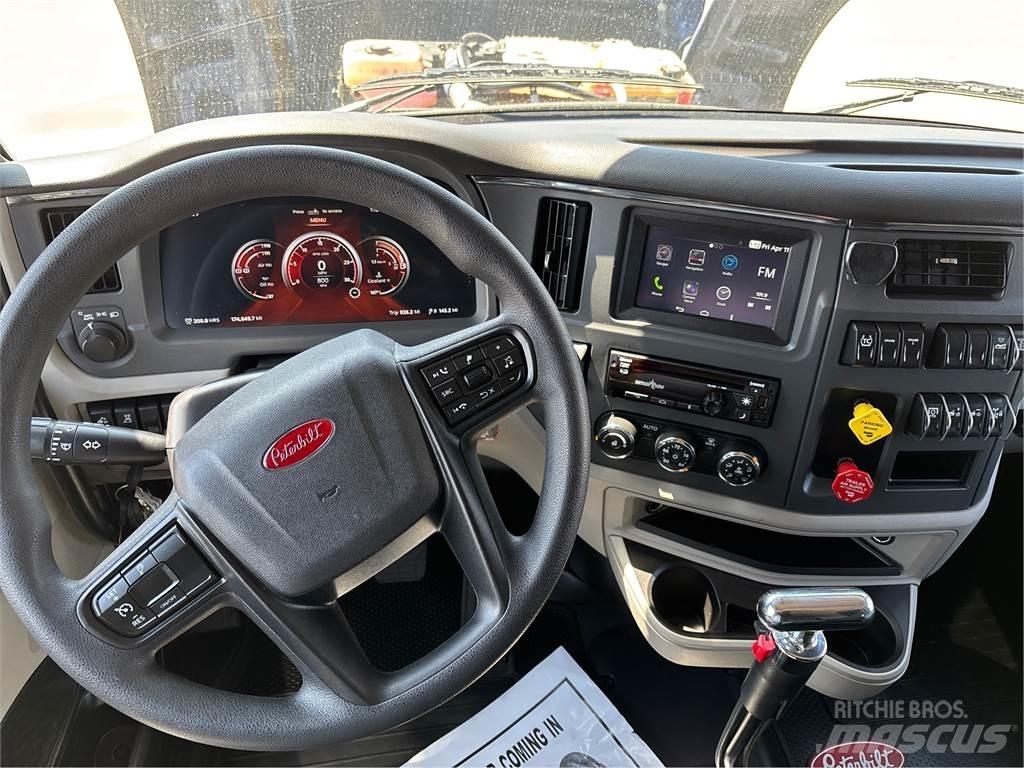 Peterbilt 567 Тягачі
