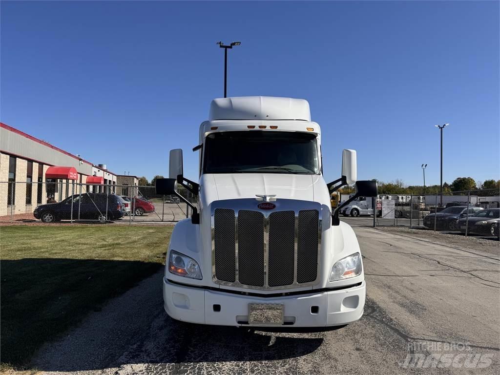 Peterbilt 579 Тягачі