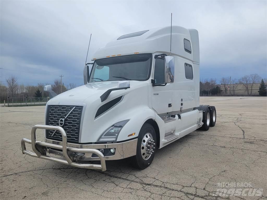 Volvo VNL Вантажівки / спеціальні