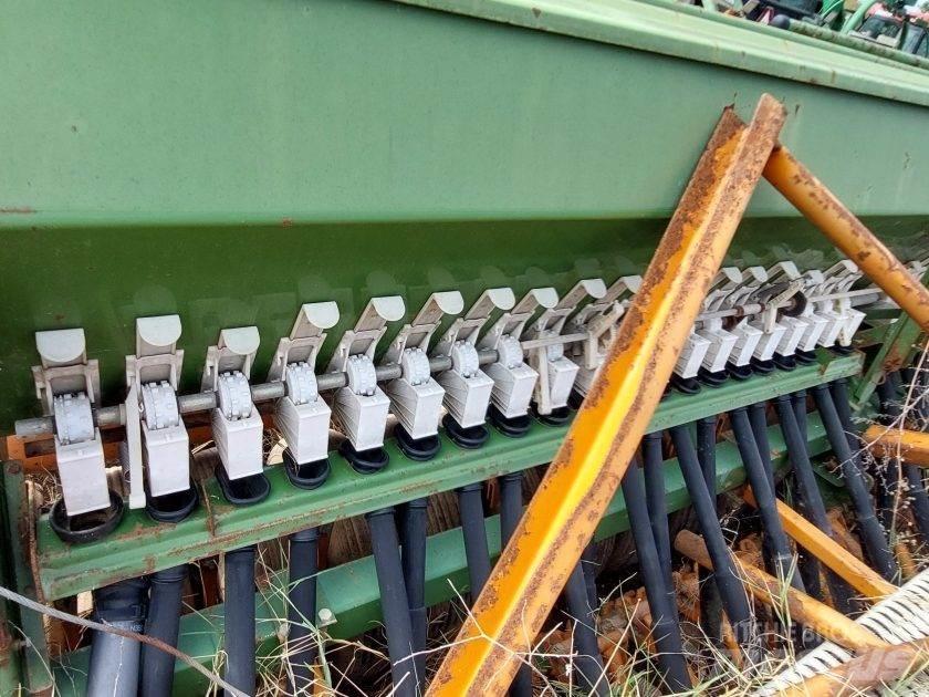 Amazone 402 Комунальна техніка - Інші