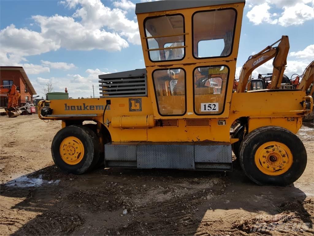 Bomag SGW-17 Пневматичні катки