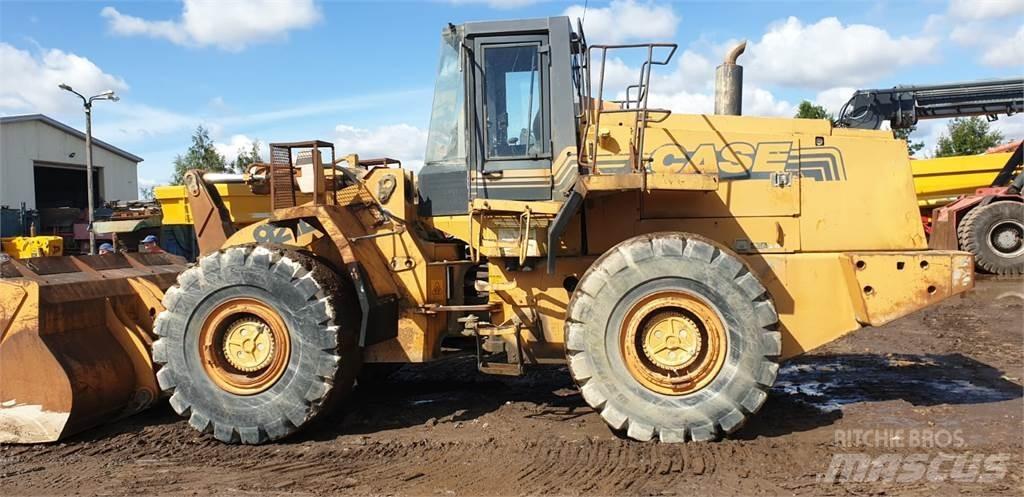 CASE 921 B Фронтальні навантажувачі
