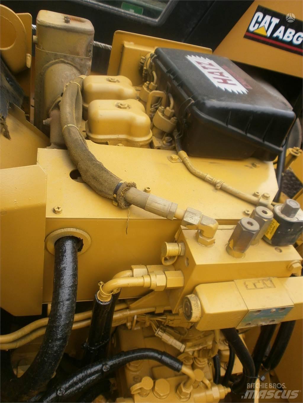 CAT CB224C Котки тротуарні