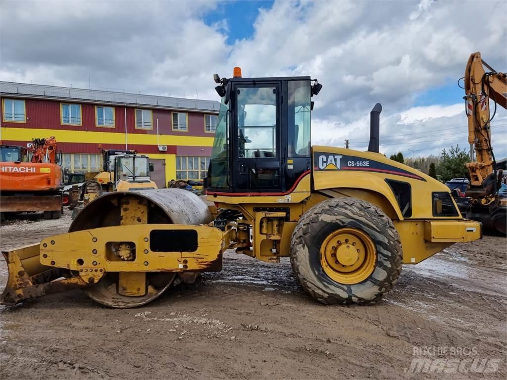 CAT CS 563E Грунтові котки
