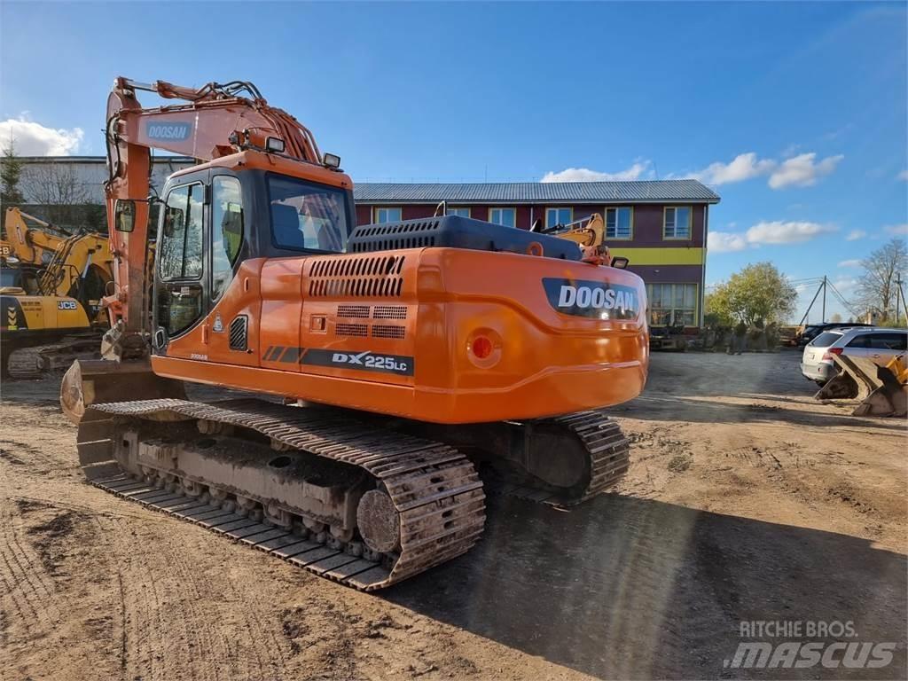 Doosan DX 225LC-3 Гусеничні екскаватори