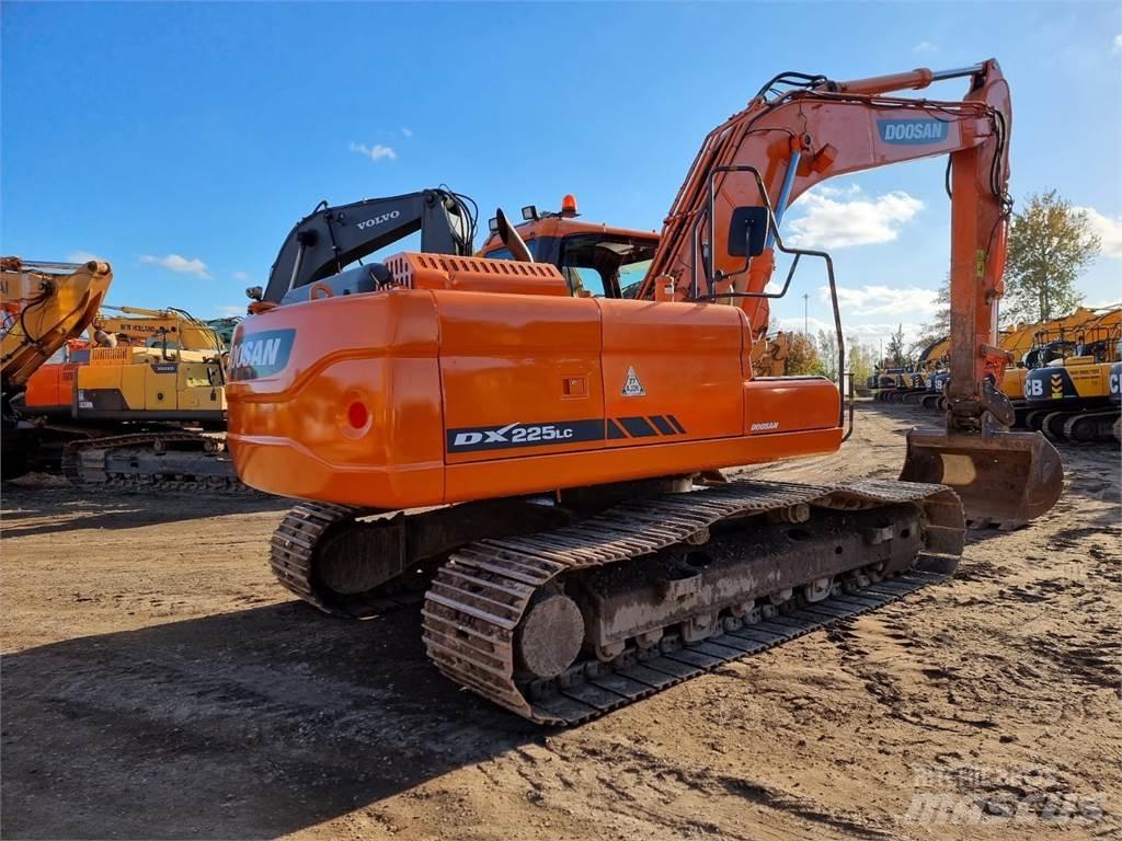Doosan DX 225LC-3 Гусеничні екскаватори