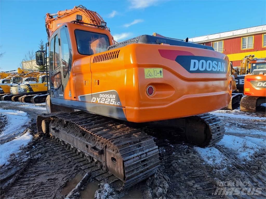 Doosan DX225LC Гусеничні екскаватори