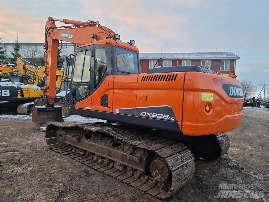 Doosan DX225LC Гусеничні екскаватори