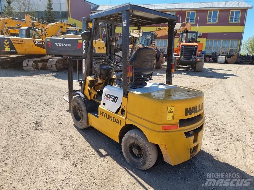 Hyundai Halla HDF30 Дизельні навантажувачі