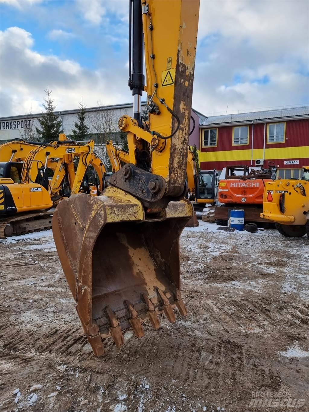 JCB JS220LC Plus Гусеничні екскаватори