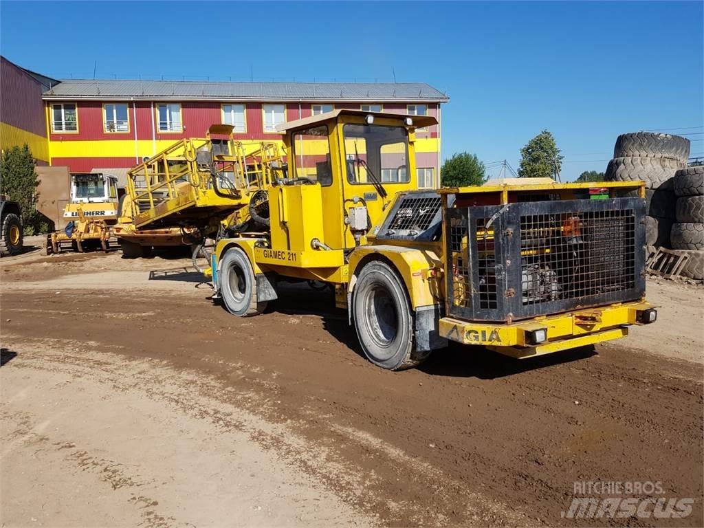 Kita UV211 SP25BG06 Фронтальні навантажувачі