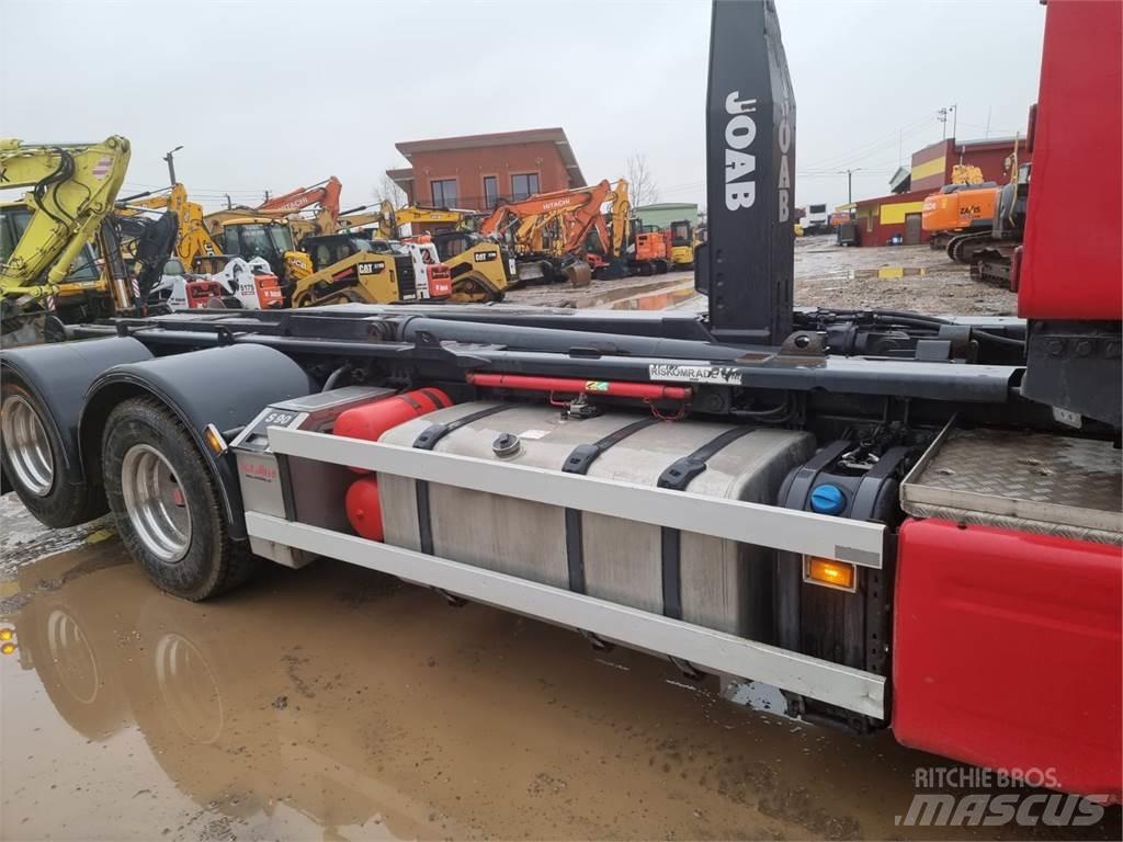 Scania R620 Вантажівки з гаковим підйомом