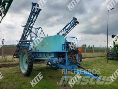 Berthoud V SUP 25 Причіпні обприскувачі