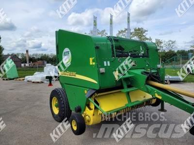 John Deere 568 Рулонні прес-підбирачі