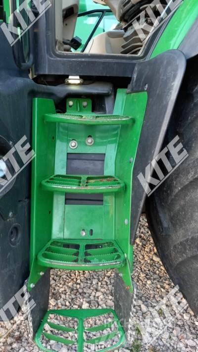 John Deere 6215R Трактори