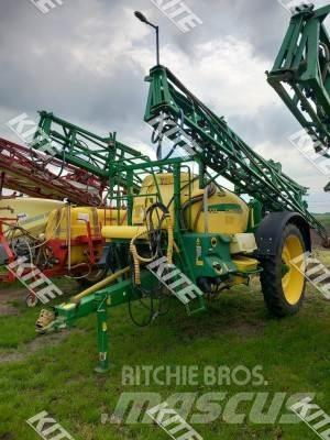 John Deere 732 Причіпні обприскувачі
