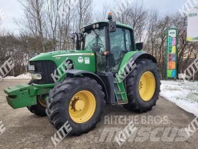 John Deere 7430 Трактори