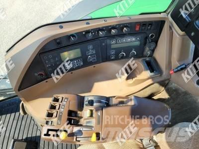John Deere 8220 Трактори