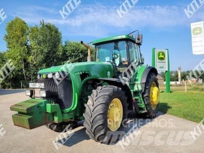 John Deere 8220 Трактори