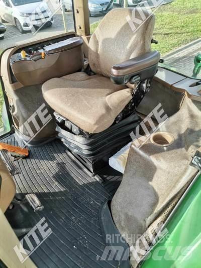John Deere 8230 Трактори