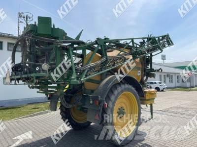 John Deere 832/18i Причіпні обприскувачі