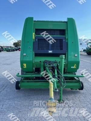 John Deere 854 Рулонні прес-підбирачі