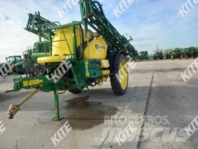 John Deere M740i Причіпні обприскувачі