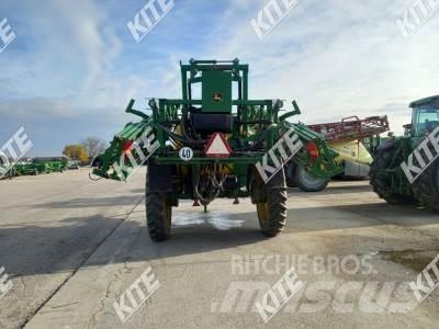 John Deere M740i Причіпні обприскувачі