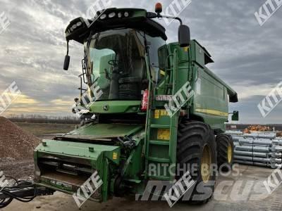 John Deere T660 Зернозбиральні комбайни