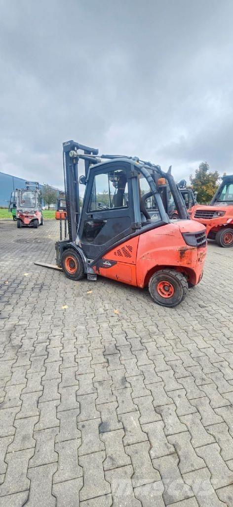 Linde H 30 D-02 Дизельні навантажувачі