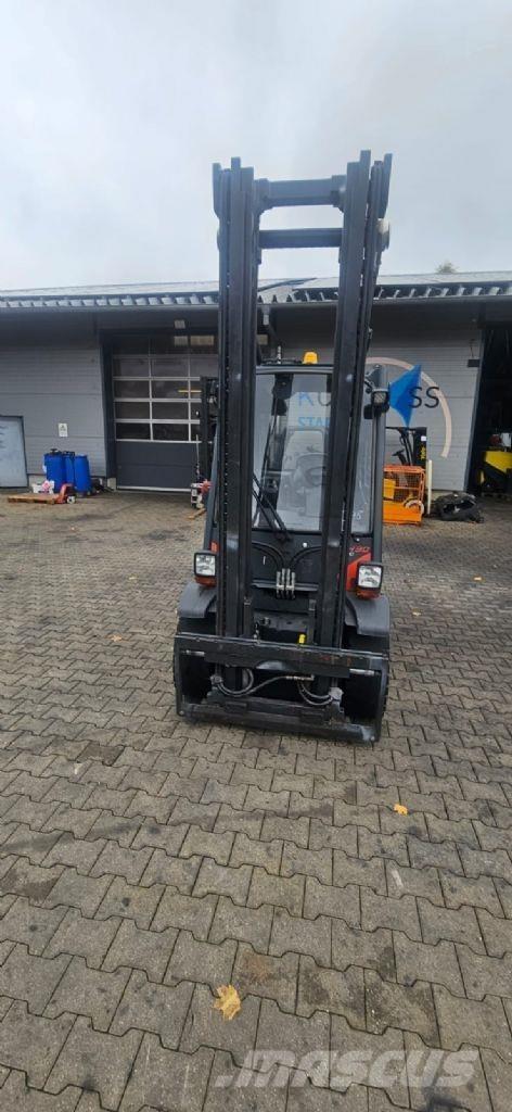 Linde H 30 D-02 Дизельні навантажувачі