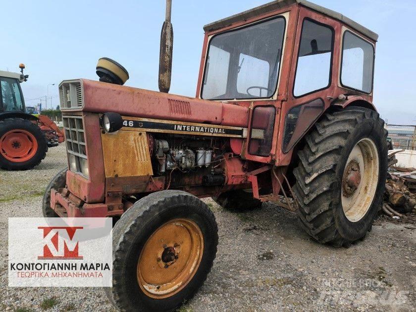 International 1046 Трактори