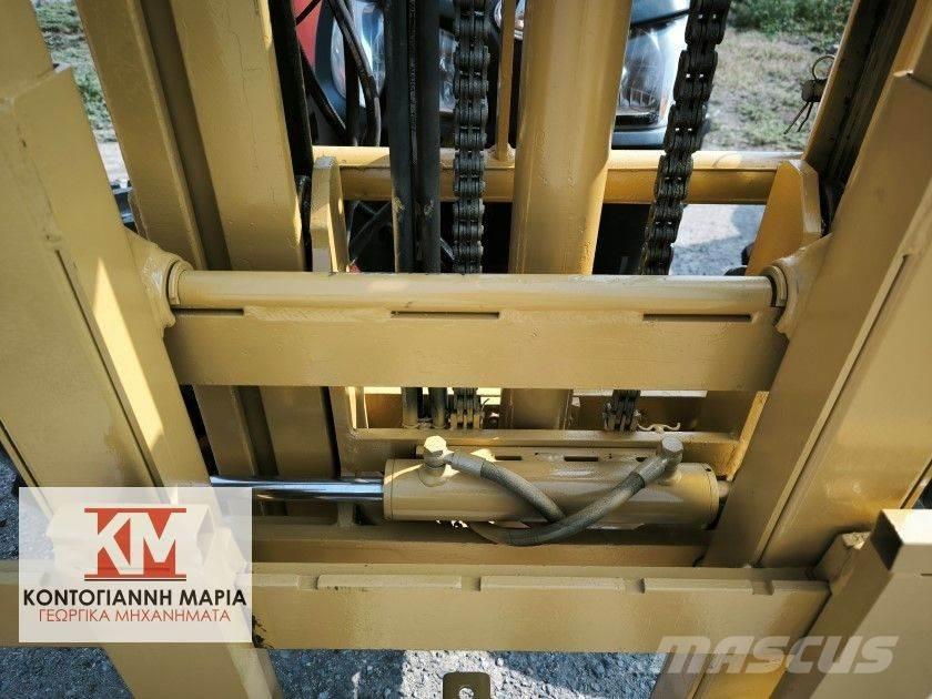 Kubota M6060 Трактори