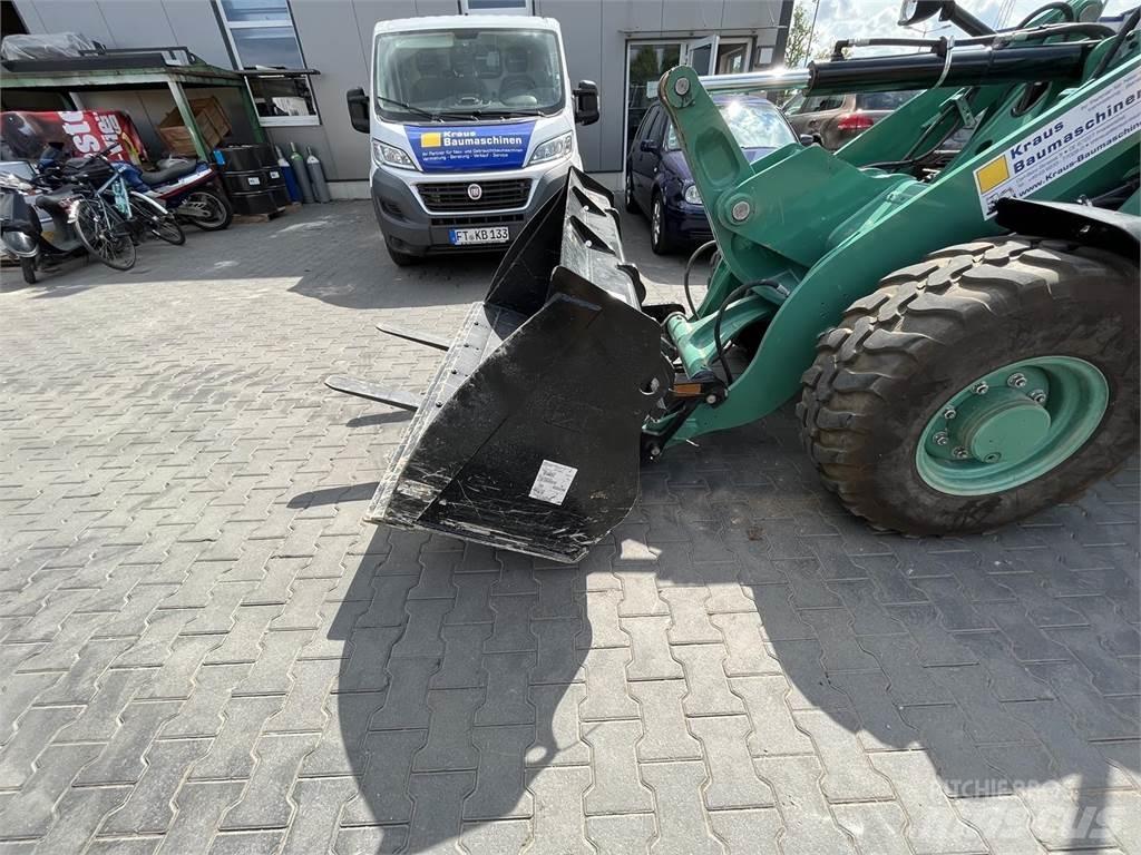 CAT 906 M Фронтальні навантажувачі