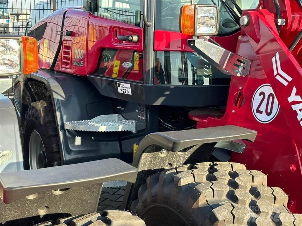 Yanmar V100 Фронтальні навантажувачі