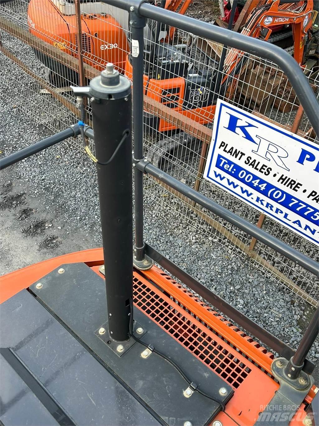 Hitachi ZX130LCN-6 Гусеничні екскаватори