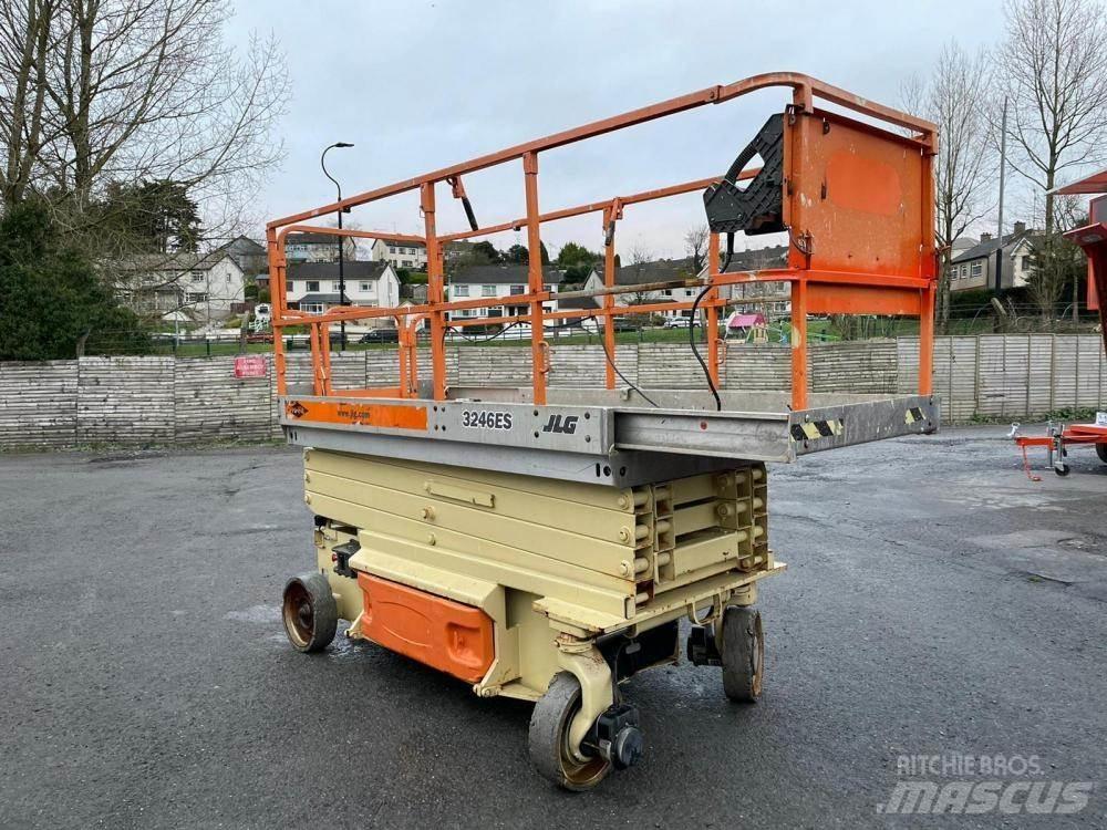 JLG 3246ES Підйомники-ножиці