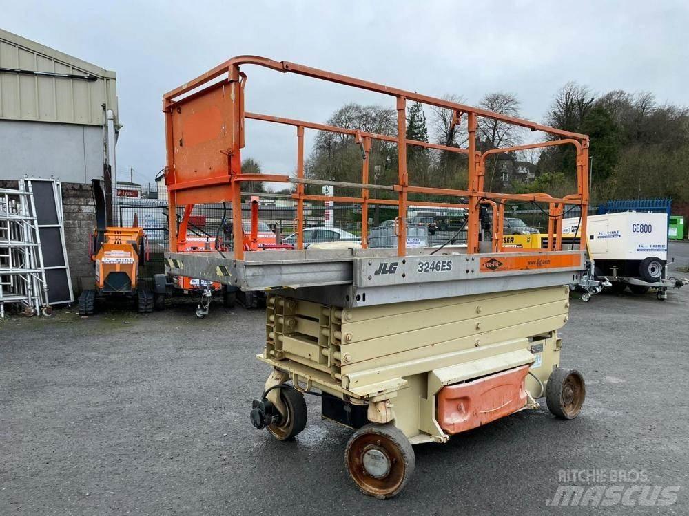 JLG 3246ES Підйомники-ножиці