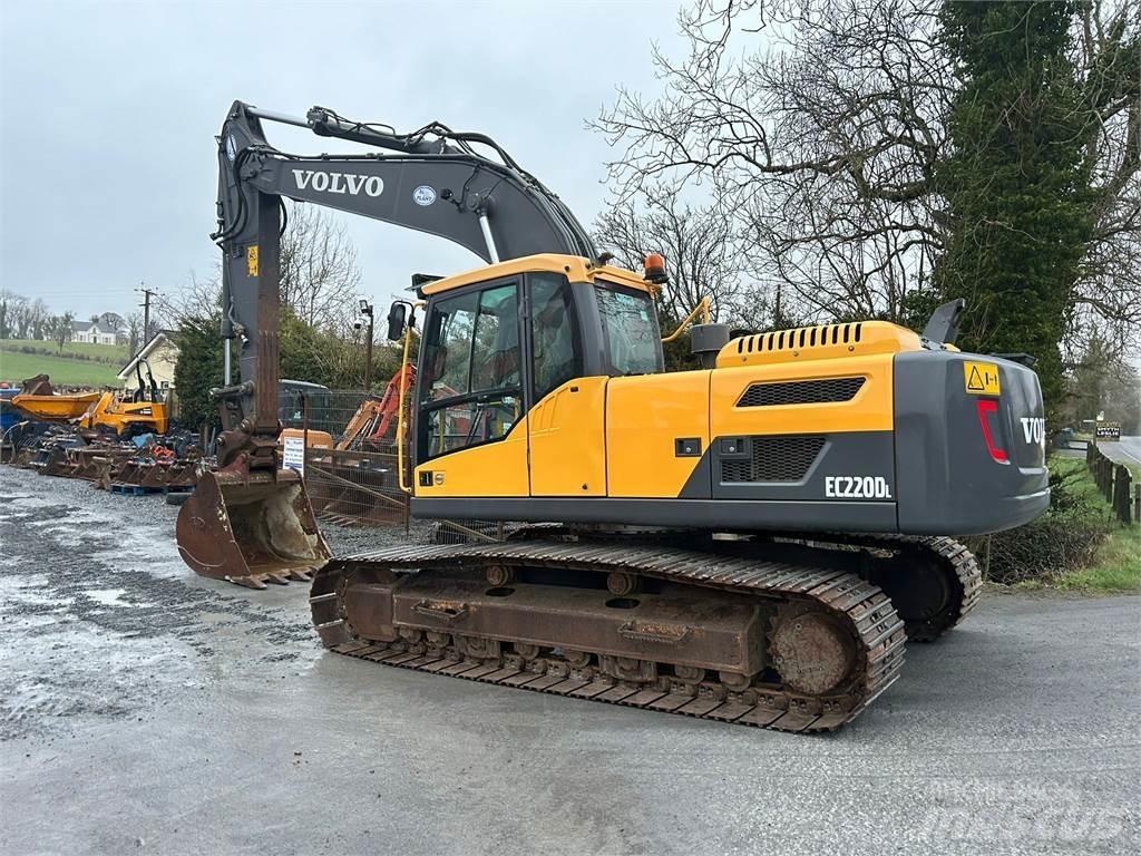 Volvo EC220DL Гусеничні екскаватори