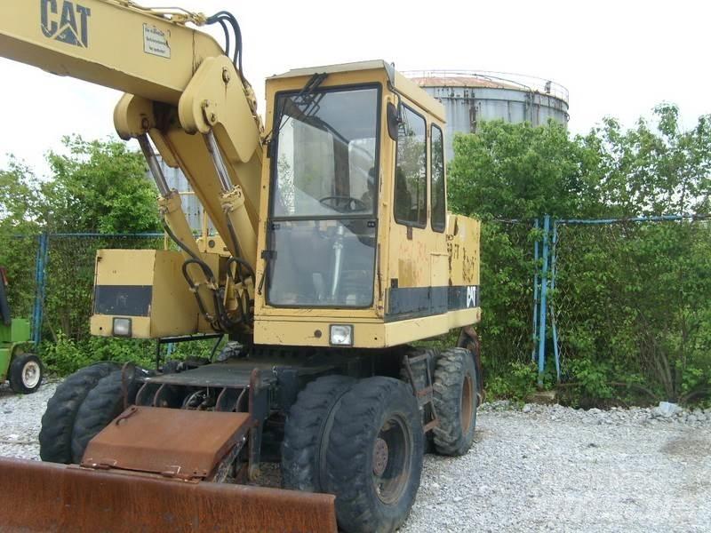 CAT 206 BFT Колісні екскаватори