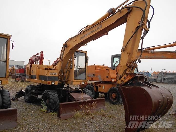 CAT 212B FT Колісні екскаватори