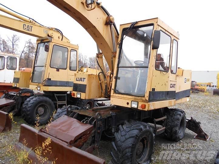 CAT 212B FT Колісні екскаватори