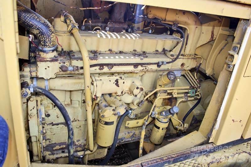CAT 235 Гусеничні екскаватори