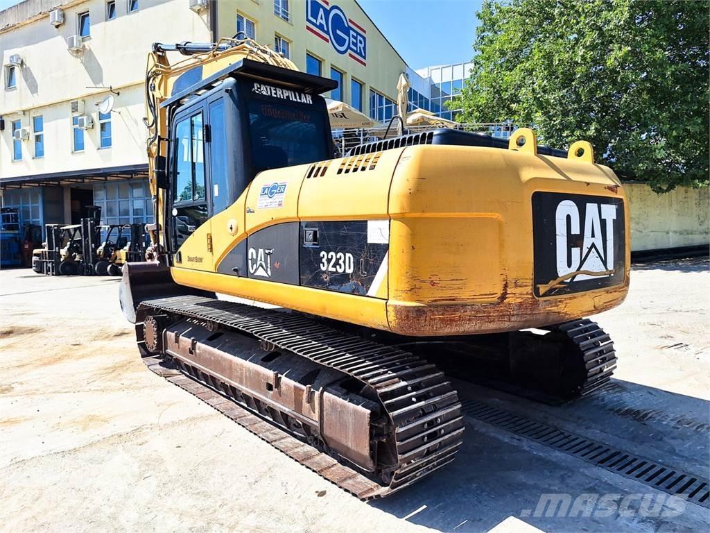 CAT 323D Гусеничні екскаватори