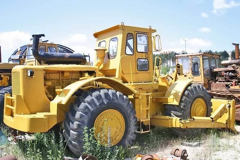 CAT 824B Колісні бульдозери